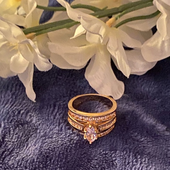 ❤️Stunning  925 SS Gold  Plated w/Cubic Zirconia - Picture 2 of 10